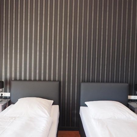 Hotel Kipphut Sarstedt Bagian luar foto