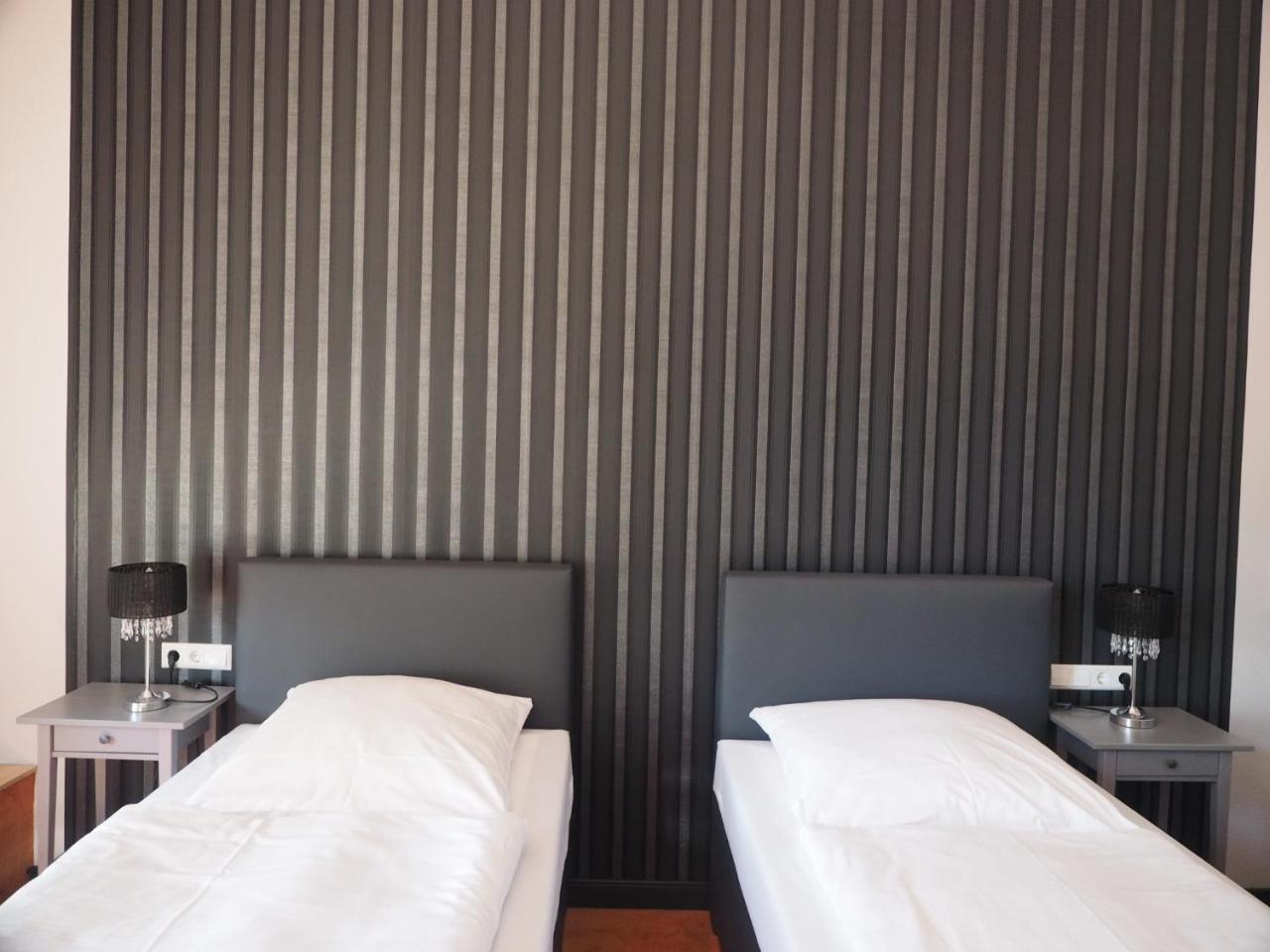 Hotel Kipphut Sarstedt Bagian luar foto